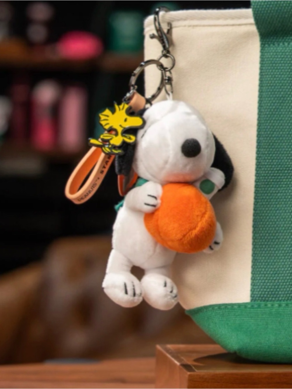 NEW Starbucks x Peanuts Snoopy Keychain